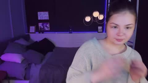 Woman online show from 02-15-25, 02:00