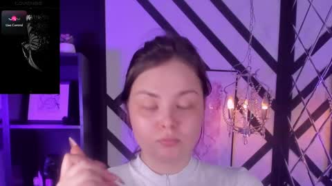 Woman online show from 02-28-25, 02:09