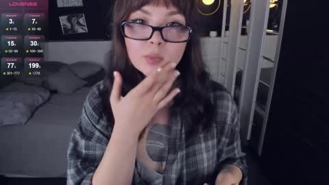 Woman online show from 10-24-25, 02:57