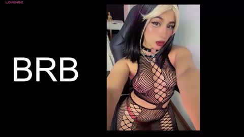 Snapshot of maya_rivers chatting on 02-17-26, 04:09 Maya online show from 02-17-26, 04:09