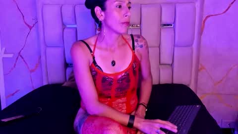 Maya Strom online show from 12-18-25, 07:42