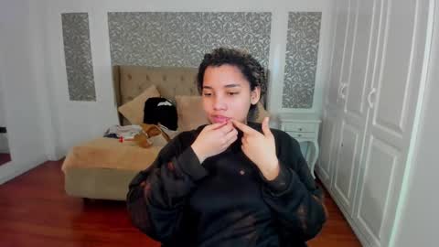 Maya online show from 09-26-25, 03:54