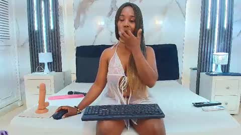 M A Y A  B A K E R online show from 12-03-25, 09:35