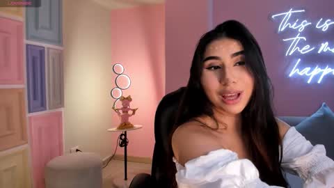 Snapshot of mayamoretti chatting on 11-01-25, 04:14 Maya online show from 11-01-25, 04:14