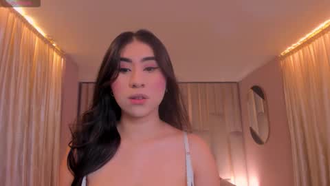 Snapshot of mayamoretti chatting on 11-10-25, 05:17 Maya online show from 11-10-25, 05:17