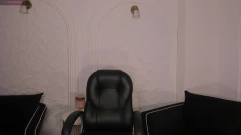 Snapshot of mayamoretti chatting on 12-14-25, 03:12 Maya online show from 12-14-25, 03:12