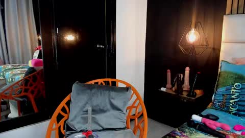 Nicolle Ruselle   Hello my lovely  schedule for great fun from  630 am and end 800 pm Colombian time I wait for you online show from 02-10-25, 03:42