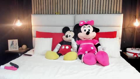 Nicolle Ruselle   Hello my lovely  schedule for great fun from  630 am and end 800 pm Colombian time I wait for you online show from 03-11-25, 12:17