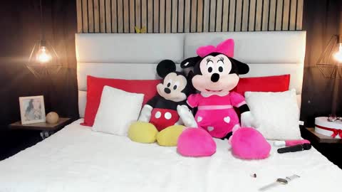 Nicolle Ruselle   Hello my lovely  schedule for great fun from  630 am and end 800 pm Colombian time I wait for you online show from 03-11-25, 07:03