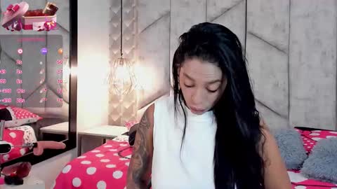 Nicolle Ruselle   Hello my lovely  schedule for great fun from  630 am and end 800 pm Colombian time I wait for you online show from 11-01-25, 04:09