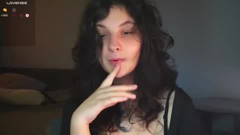 Snapshot of maymary_ chatting on 09-19-25, 06:15 Mary  . online show from 09-19-25, 06:15
