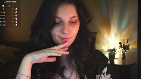 Snapshot of maymary_ chatting on 10-16-25, 05:52 Mary  . online show from 10-16-25, 05:52
