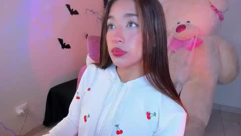 Snapshot of mayproject2 chatting on 10-27-25, 10:25 may online show from 10-27-25, 10:25