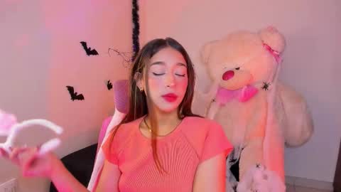 Snapshot of mayproject2 chatting on 10-31-25, 09:05 may online show from 10-31-25, 09:05