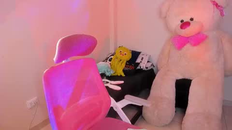 Snapshot of mayproject2 chatting on 11-02-25, 08:33 may online show from 11-02-25, 08:33