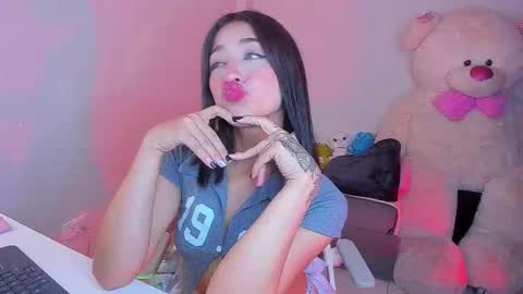 Snapshot of mayproject2 chatting on 01-13-26, 11:32 may online show from 01-13-26, 11:32