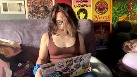 Snapshot of mayra_mayhem chatting on 12-06-24, 04:49 diana doll online show from 12-06-24, 04:49