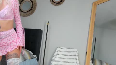 Snapshot of mazeekiin chatting on 10-04-25, 01:20 Maze online show from 10-04-25, 01:20