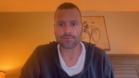 Snapshot of mbnc chatting on 11-21-25, 06:39 lol online show from 11-21-25, 06:39