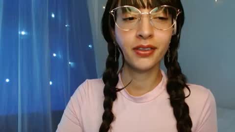 Snapshot of mckayla_honey11 chatting on 03-01-26, 03:47 Mckayla online show from 03-01-26, 03:47