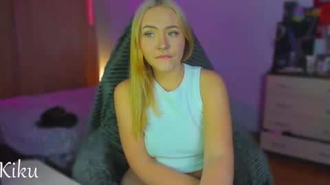 Snapshot of mdaluna chatting on 10-10-25, 10:20 Kiku online show from 10-10-25, 10:20