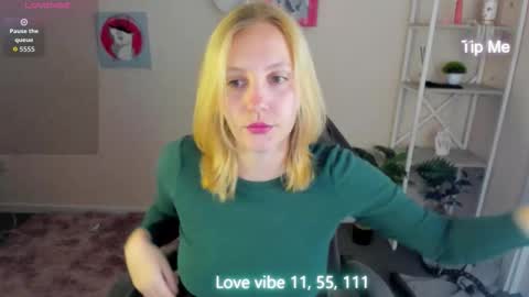 Snapshot of me1issa_bell chatting on 02-17-26, 12:51 Melissa online show from 02-17-26, 12:51