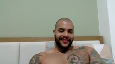 Snapshot of medellindrak chatting on 10-05-25, 11:35 filippoae online show from 10-05-25, 11:35