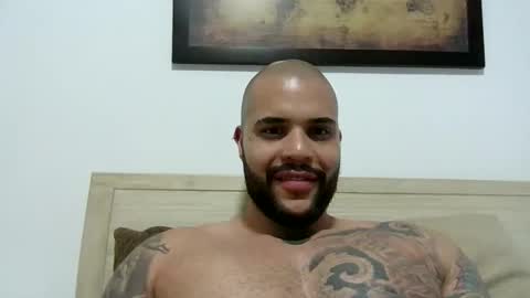 Snapshot of medellindrak chatting on 10-20-25, 11:05 filippoae online show from 10-20-25, 11:05