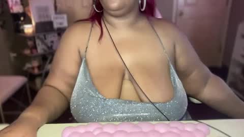 Snapshot of meetsouthernpeach chatting on 12-30-24, 01:25 Southern Peach online show from 12-30-24, 01:25