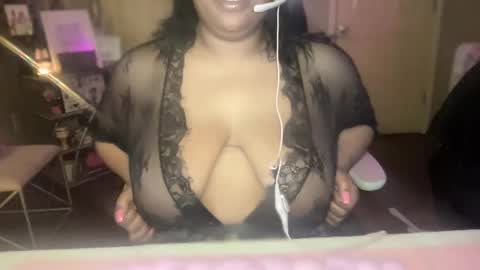 Snapshot of meetsouthernpeach chatting on 03-04-25, 03:48 Southern Peach online show from 03-04-25, 03:48