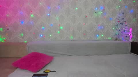 Snapshot of megan_blackmoon chatting on 12-26-24, 04:21 Helena Tuman online show from 12-26-24, 04:21