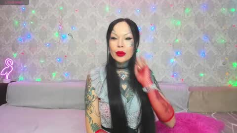 Snapshot of megan_blackmoon chatting on 02-14-25, 06:12 Helena Tuman online show from 02-14-25, 06:12
