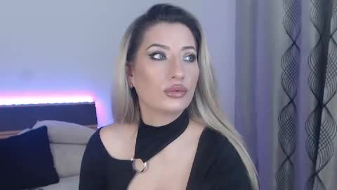 Snapshot of megan_blazee chatting on 01-14-25, 08:04 Megan Blazee online show from 01-14-25, 08:04