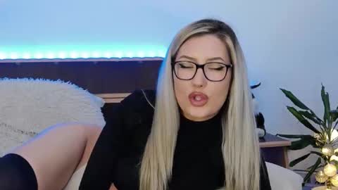 Snapshot of megan_blazee chatting on 02-26-25, 11:15 Megan Blazee online show from 02-26-25, 11:15