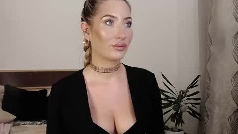 Snapshot of megan_blazee chatting on 09-24-25, 07:06 Megan Blazee online show from 09-24-25, 07:06