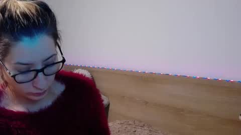 Megan Blazee  online show from 12-22-25, 07:33