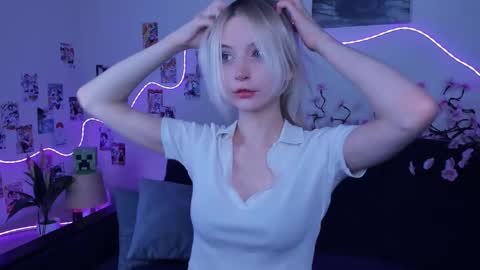 Snapshot of megan_chan chatting on 01-15-26, 05:16 Megan and Anna online show from 01-15-26, 05:16