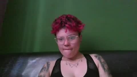 Snapshot of megan_coop3r_ chatting on 12-01-24, 09:26 Megan and sophi online show from 12-01-24, 09:26