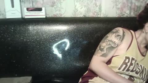 Snapshot of megan_coop3r_ chatting on 12-13-24, 01:37 Megan and sophi online show from 12-13-24, 01:37