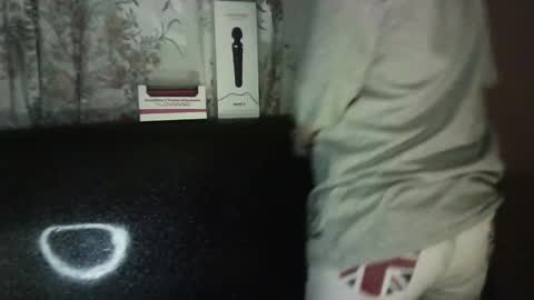 Snapshot of megan_coop3r_ chatting on 12-16-24, 10:40 Megan and sophi online show from 12-16-24, 10:40