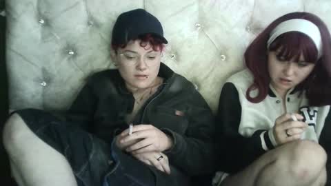 Snapshot of megan_coop3r_ chatting on 01-11-25, 11:45 Megan and sophi online show from 01-11-25, 11:45