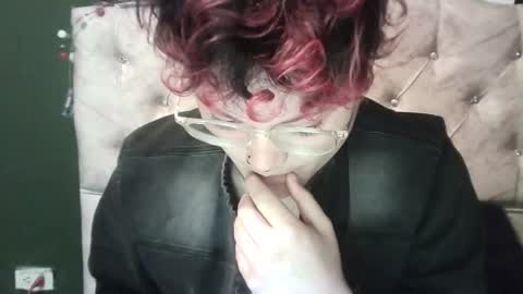 Snapshot of megan_coop3r_ chatting on 01-13-25, 05:12 Megan and sophi online show from 01-13-25, 05:12