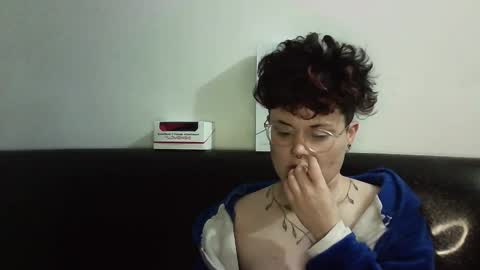 Snapshot of megan_coop3r_ chatting on 03-12-25, 06:18 Megan and sophi online show from 03-12-25, 06:18