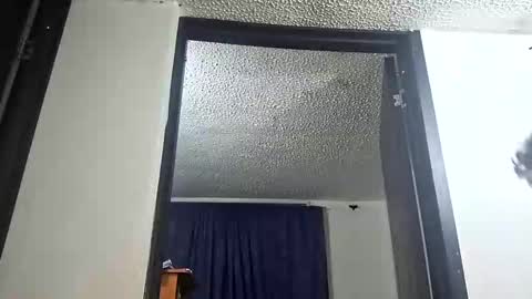 Snapshot of megan_coop3r_ chatting on 09-28-25, 01:33 Megan and sophi online show from 09-28-25, 01:33