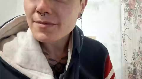 Snapshot of megan_coop3r_ chatting on 10-04-25, 06:55 Megan and sophi online show from 10-04-25, 06:55