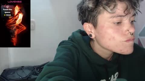 Snapshot of megan_coop3r_ chatting on 10-16-25, 12:11 Megan and sophi online show from 10-16-25, 12:11