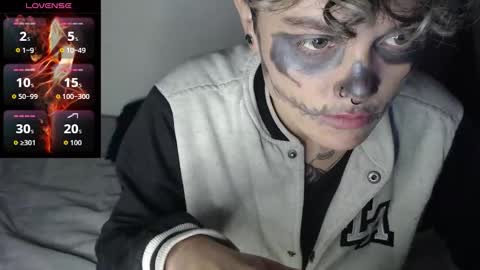 Snapshot of megan_coop3r_ chatting on 10-21-25, 11:27 Megan and sophi online show from 10-21-25, 11:27