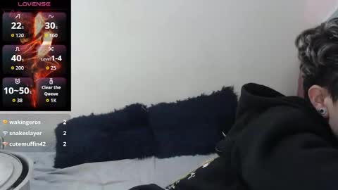 Snapshot of megan_coop3r_ chatting on 10-27-25, 02:48 Megan and sophi online show from 10-27-25, 02:48