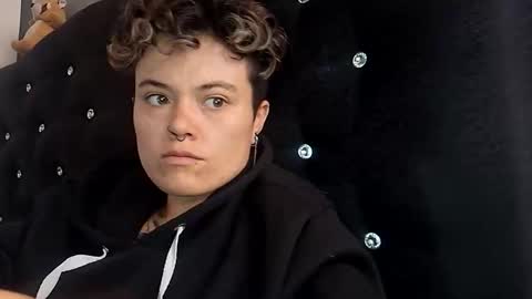 Snapshot of megan_coop3r_ chatting on 11-04-25, 03:33 Megan and sophi online show from 11-04-25, 03:33