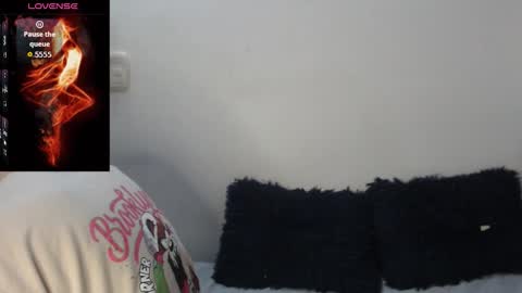 Snapshot of megan_coop3r_ chatting on 11-10-25, 11:48 Megan and sophi online show from 11-10-25, 11:48